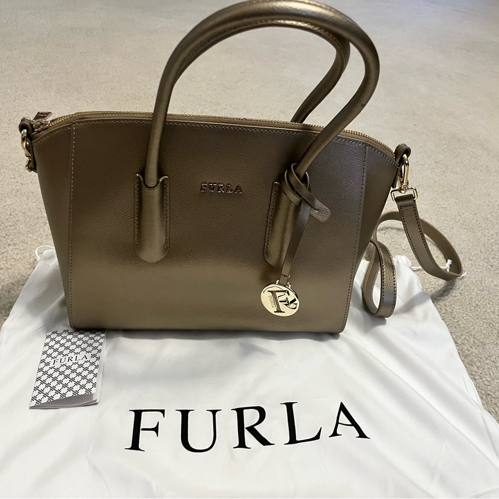 NWT Furla crossbody shoulder bag with dust cover